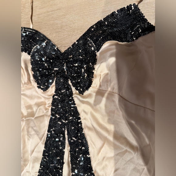 Bebe Black and Cream Sequin Camisole women’s size small - Picture 2 of 4